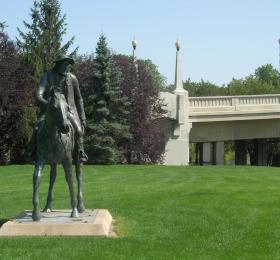 Gabriel Dumont Statue