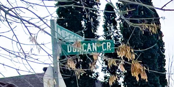 Duncan Cres street sign