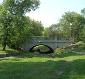 Spadina Crescent Bridge